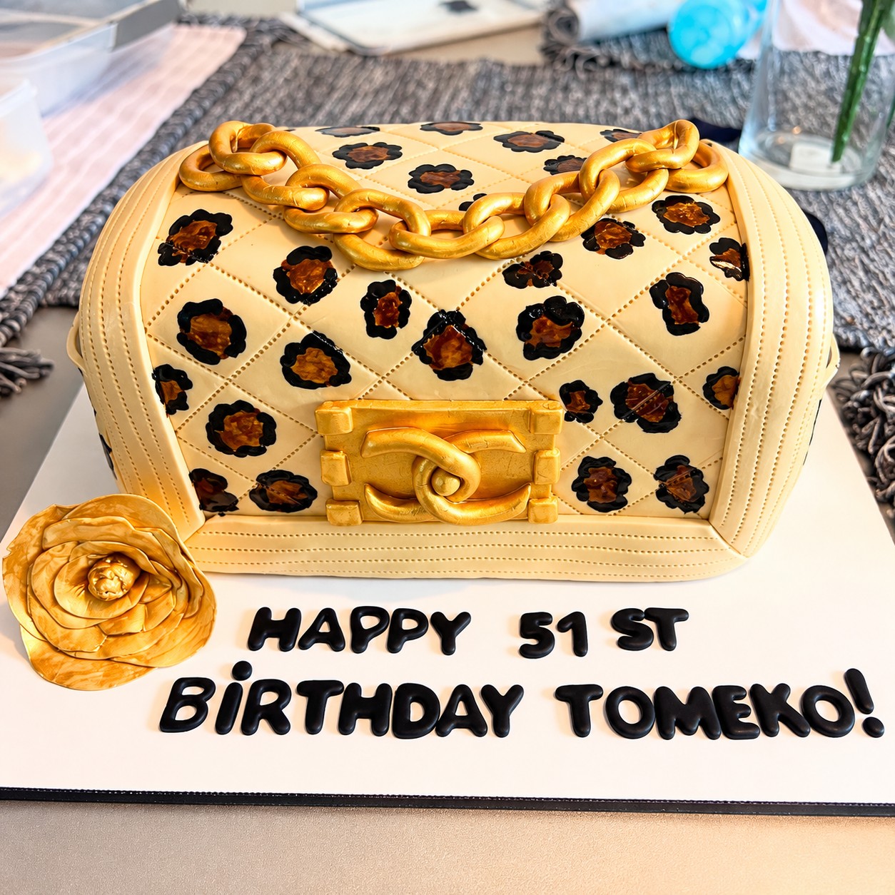 Handcrafted fondant handbag birthday cake by Keassy's Cakes